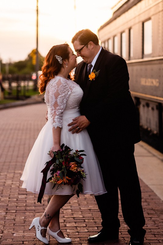 1617709154 636 Philadelphia Vintage DIY Train Wedding on Offbeat Bride 50 - Đám cưới xe lửa tự làm lấy cảm hứng từ cổ điển |  Cô dâu lạc quan