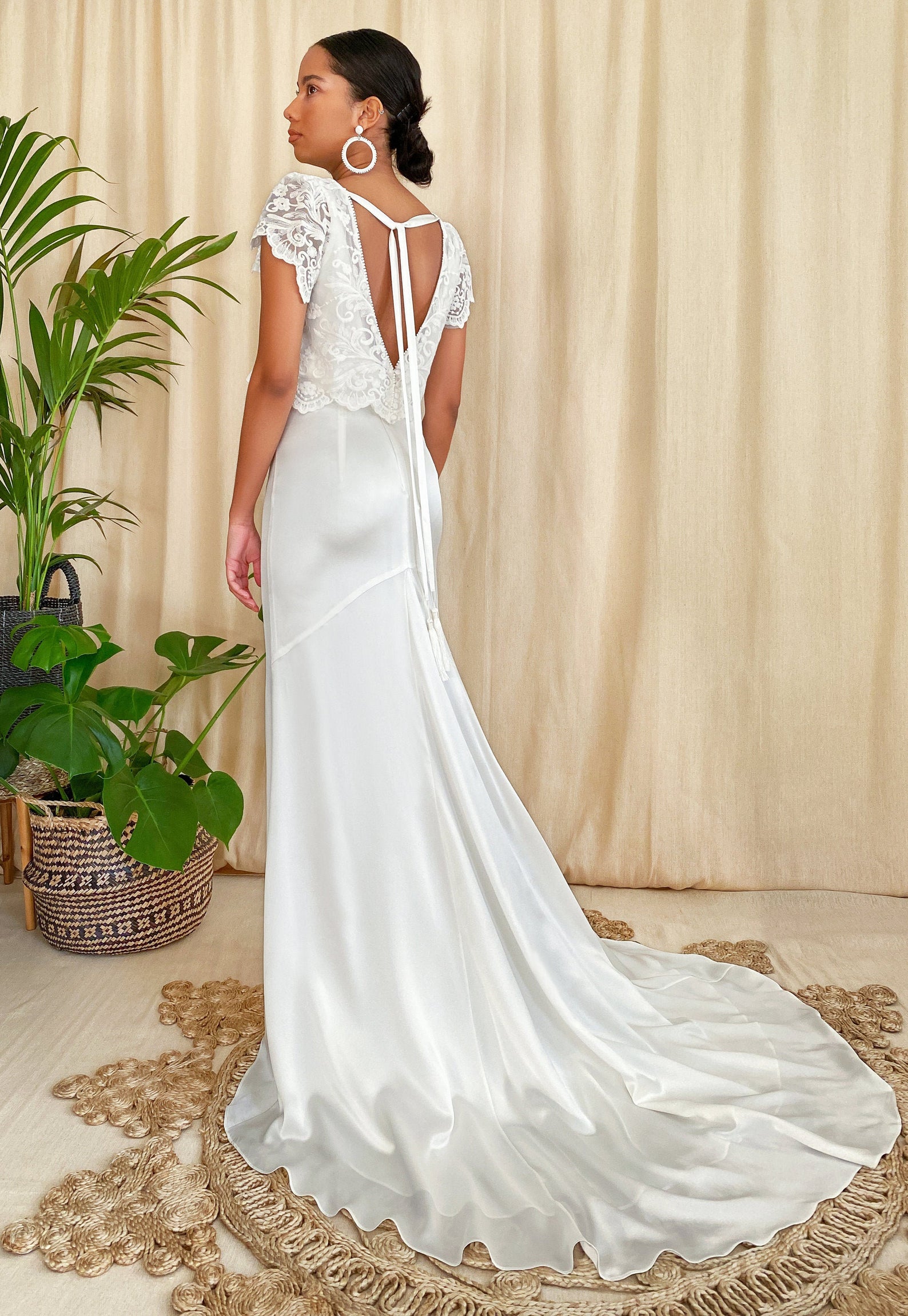 Bibiluxe Bridal Separates and Two Piece Wedding Dresses Bridal Musings - 35 chiếc váy cưới riêng biệt cho mọi phong cách của cô dâu