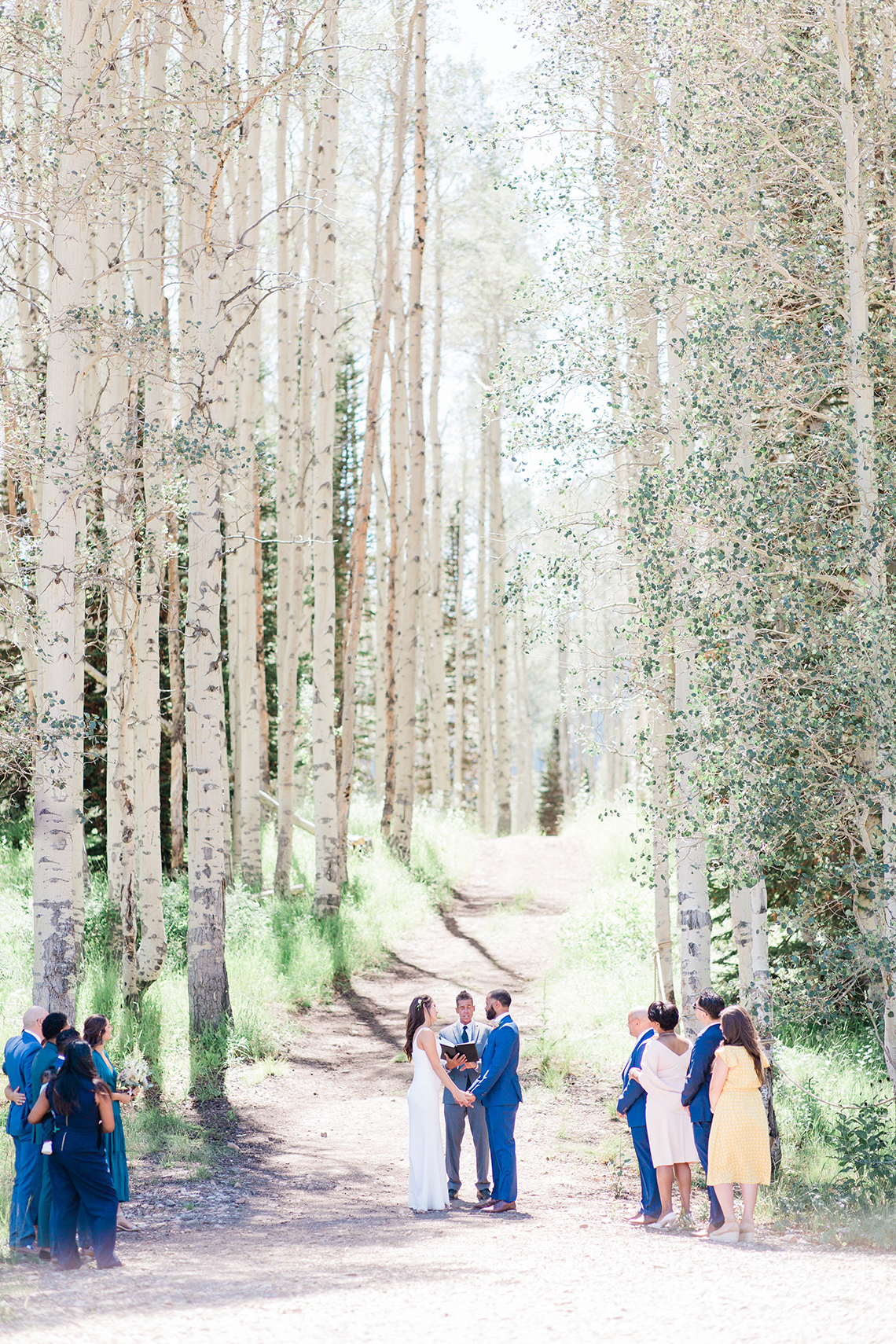 Intimate Enchanting Forest Elopement in Park City Utah Gabriella Santos Photography 18 - Làm thế nào để nhanh chóng lên kế hoạch cho một đám cưới trong vòng ba tháng!