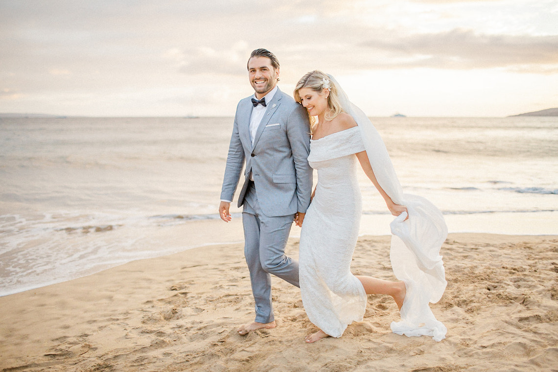 Relaxed Hawaiian Beach Wedding of Zoe Dupuis and Ziad Georges The Ferns Photography 9 - Làm thế nào để nhanh chóng lên kế hoạch cho một đám cưới trong vòng ba tháng!