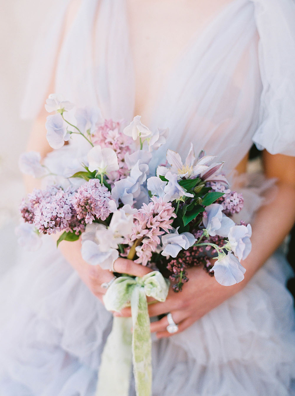 Váy cưới màu Lilac mềm mại