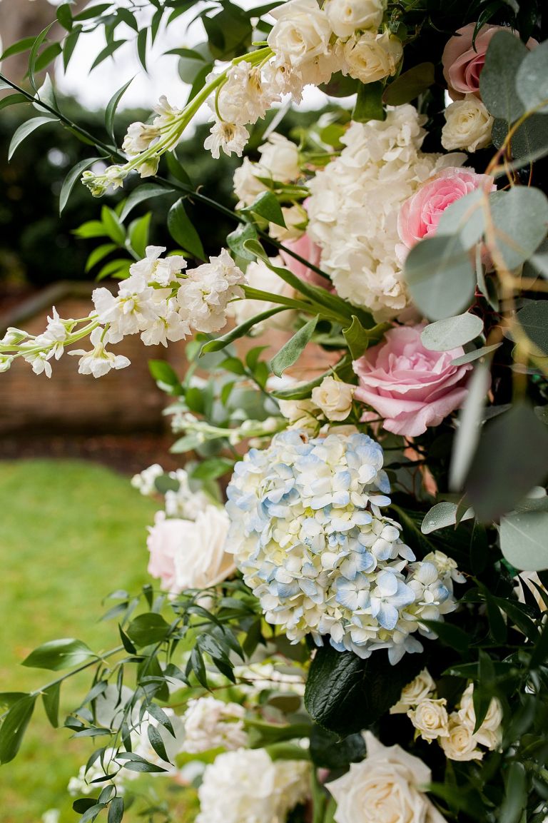 Bridgerton Hoa cưới màu hồng xanh
