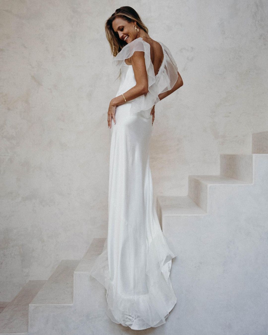 A La Robe Bridal Musings Editors Favorite Wedding Dresses 2021 2022 Brides Claire Eliza Christina Castello 15 - 20 chiếc váy cưới đẹp nhất theo biên tập viên của chúng tôi