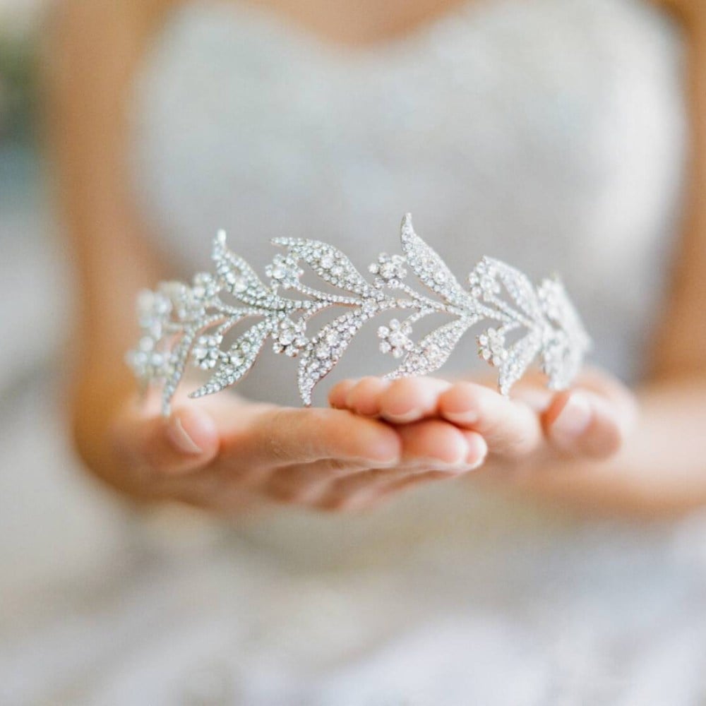 10 Beautiful Bridal Tiaras for Your Wedding Eden Luxe Bridal Lady Mary Bridal Tiara - 20 vương miện & vương miện cô dâu quá độc đáo (& hoàn toàn tuyệt đẹp!)