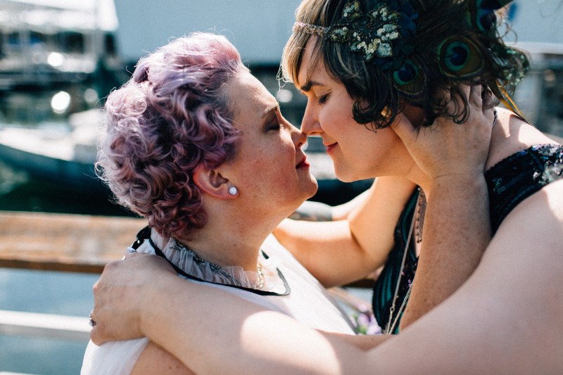 1627913442 843 transgender wedding in Iowa on offbeat bride 3 - Một kỳ quặc thời gian du lịch chuyển giới đồng tính nữ đám cưới