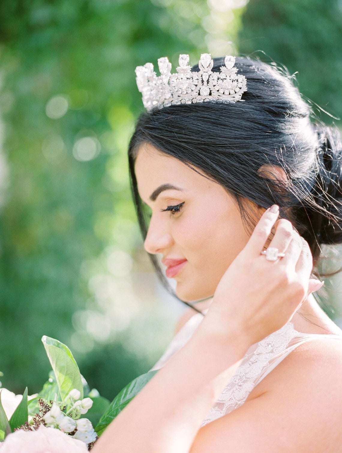 Kathryn Bridal Tiara Eden Luxe Bridal on Etsy 20 Gorgeous Bridal Tiaras and Crowns for Your Wedding - 20 vương miện & vương miện cô dâu quá độc đáo (& hoàn toàn tuyệt đẹp!)