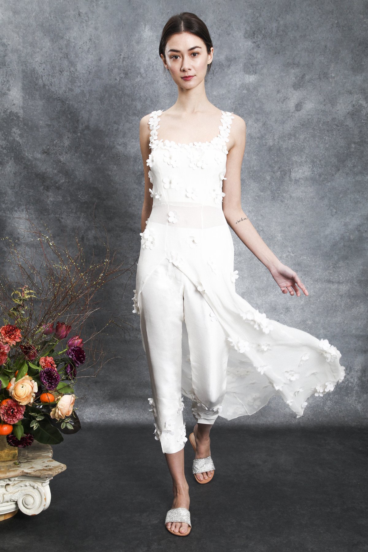 Sahroo Bridal Grace Trouser Killer Bridal Pantsuits for 2021 2022 Brides Bridal Musings  - 15 bộ quần áo cưới Killer dành cho cô dâu 2021/2022