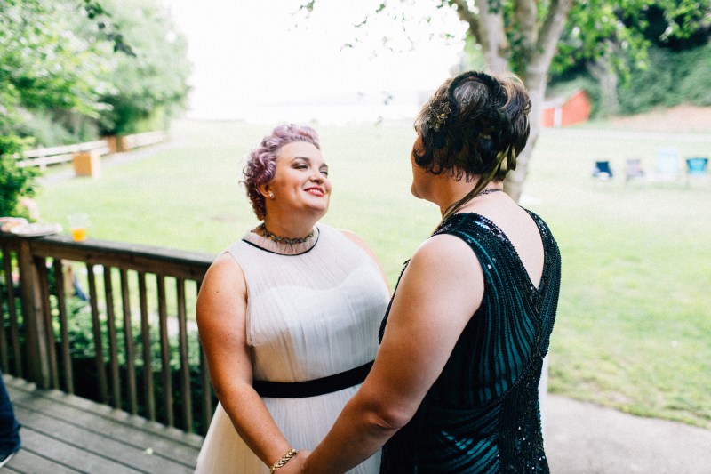 transgender wedding in Iowa on offbeat bride 36 - Một kỳ quặc thời gian du lịch chuyển giới đồng tính nữ đám cưới