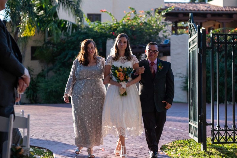 1632135897 202 Cuban American wedding photos by Ryan Arnst on offbeat bride 20 - Đám cưới cổ điển theo chủ đề Moonrise Kingdom của người Mỹ gốc Cuba
