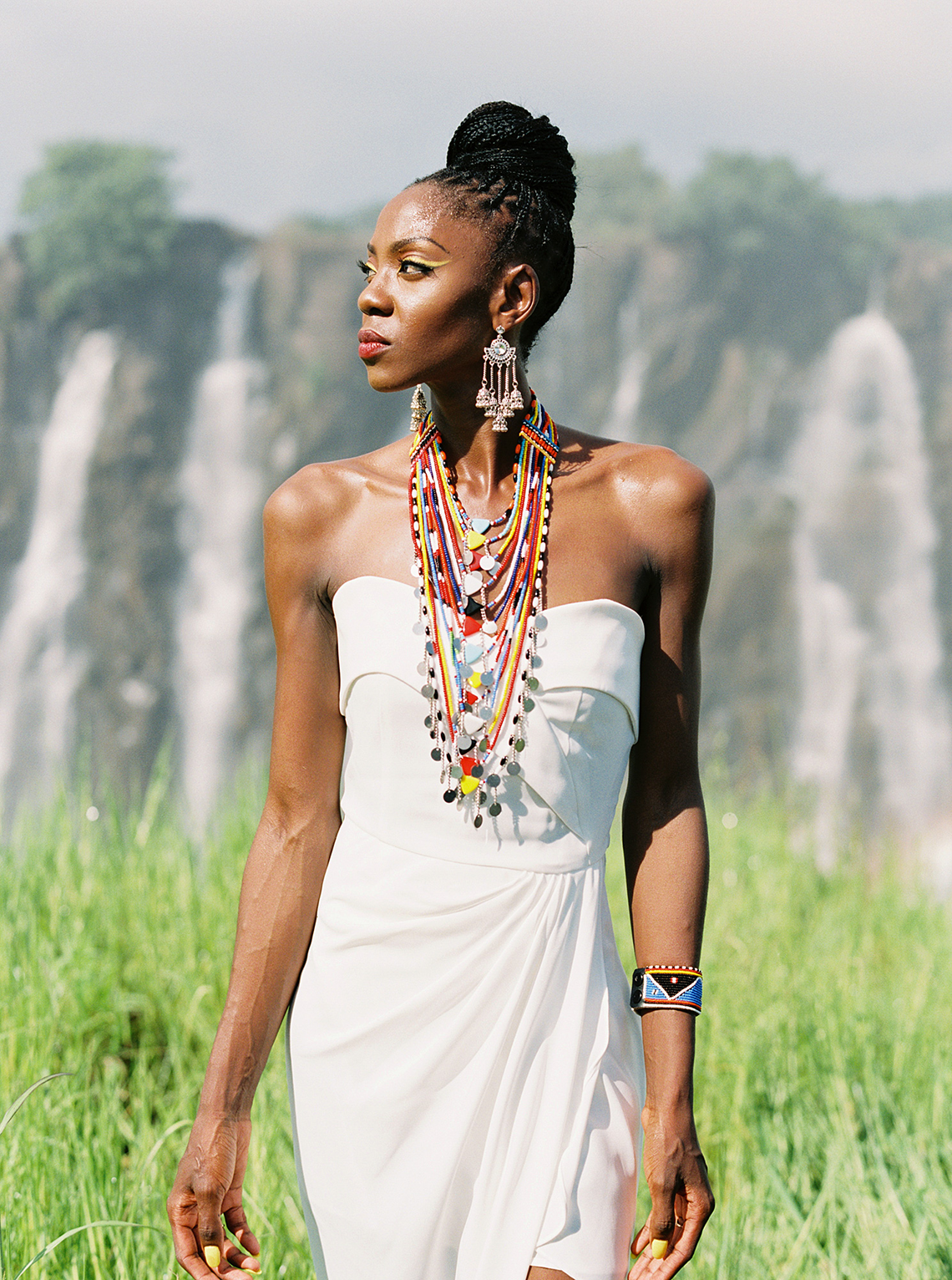 Black Panther Inspired African Wedding Ideas Livingstone Island Zambia Love From Mwai Stepan Vrzala 32 - 8 kiểu váy cưới tuyệt đẹp từ khắp châu Phi