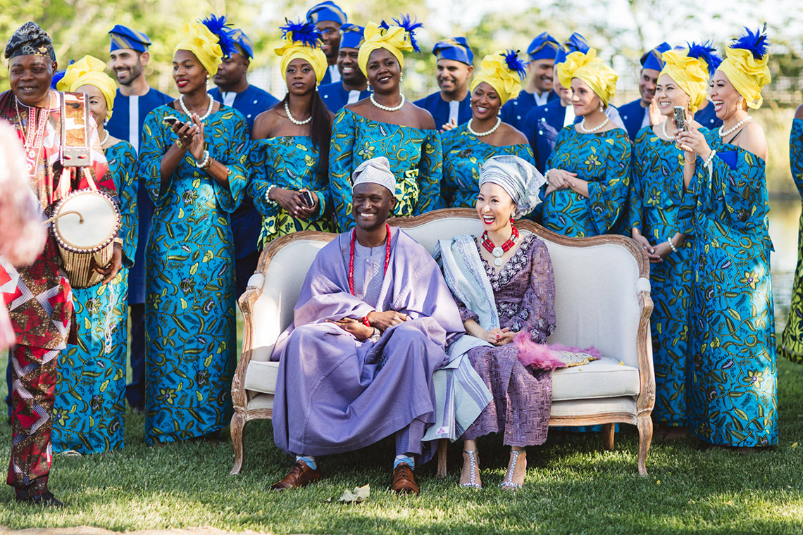 Colorful and Joyous Japanese and Nigerian Multicultural Wedding Zoe Larkin Photography 37 - 8 kiểu váy cưới tuyệt đẹp từ khắp châu Phi