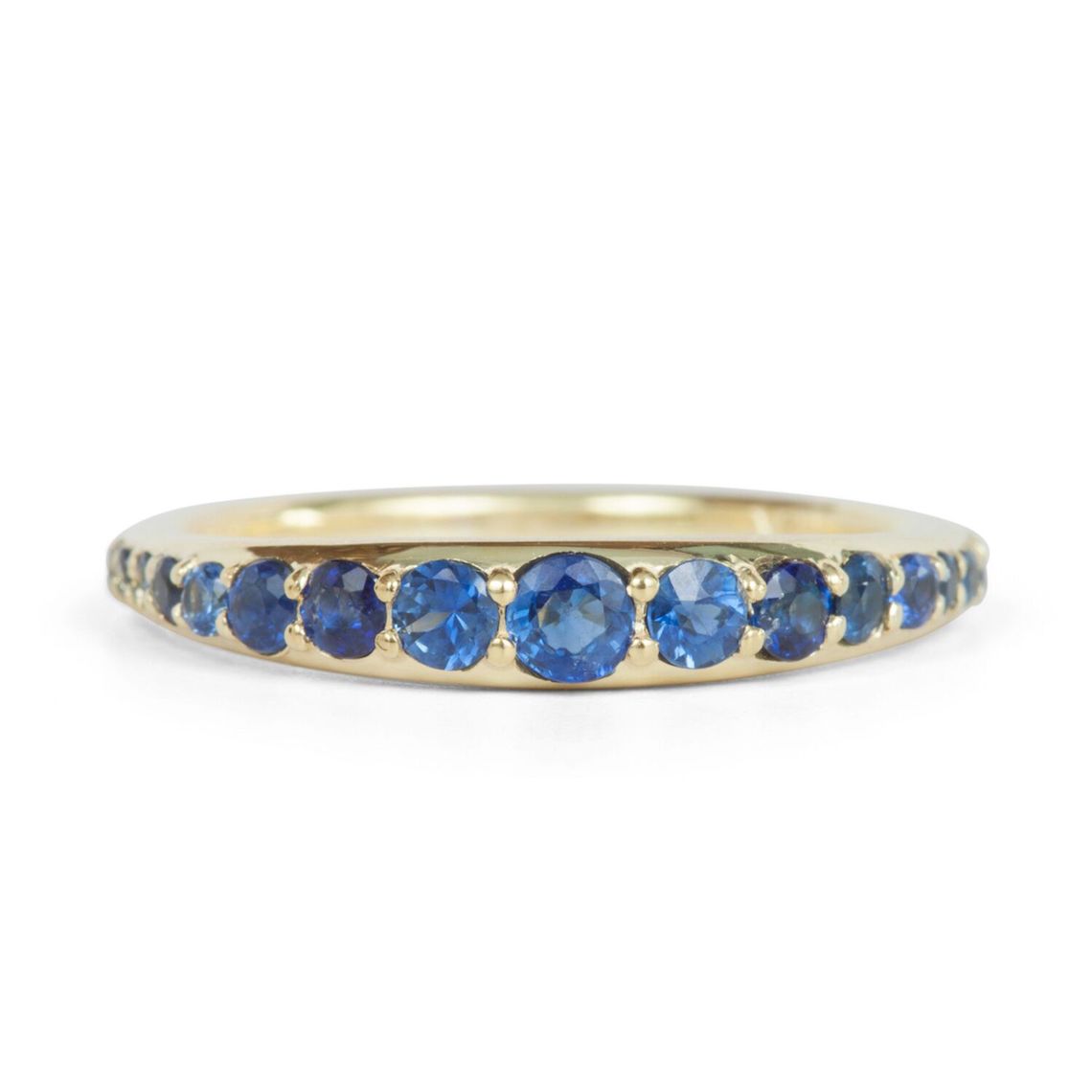 ILA Catbird Sapphire Engagement Ring Guide Bridal Musings 1 - Tại sao chúng tôi yêu thích nhẫn đính hôn Sapphire (và chồng sắp cưới của bạn cũng vậy)