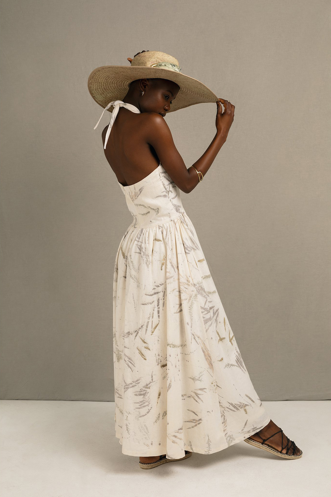 Nadya Von Stein Blombos Eco Print Halter Dress Safari Chic Outfits for your Honeymoon Bridal Musings 2 - Mẹo Lập kế hoạch & Cảm hứng Đám cưới Tốt nhất từ ​​khắp Châu Phi